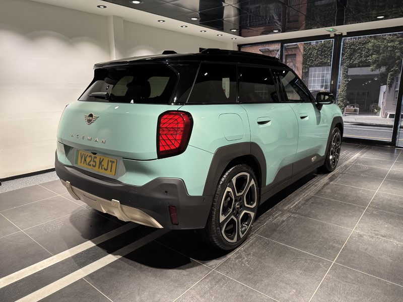2025 (25) MINI ACEMAN 135kW E Exclusive [Level 2] 43kWh 5dr Auto 5042950