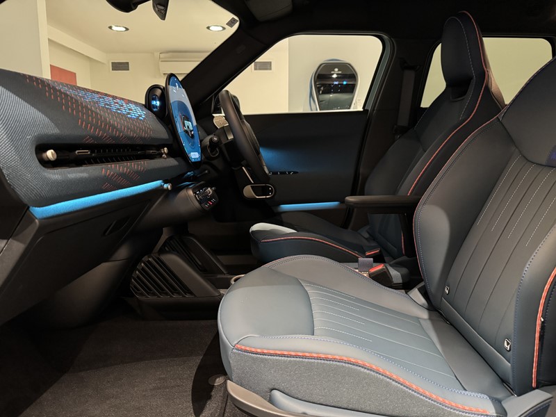 2025 (25) MINI ACEMAN 135kW E Exclusive [Level 2] 43kWh 5dr Auto 5042940