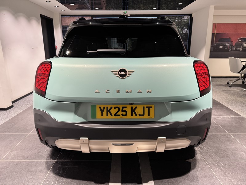 2025 (25) MINI ACEMAN 135kW E Exclusive [Level 2] 43kWh 5dr Auto 5042917