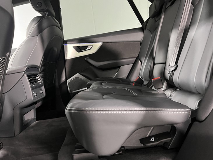 2020 (70) AUDI Q8 50 TDI Quattro S Line 5dr Tiptronic [Leather] 4763456