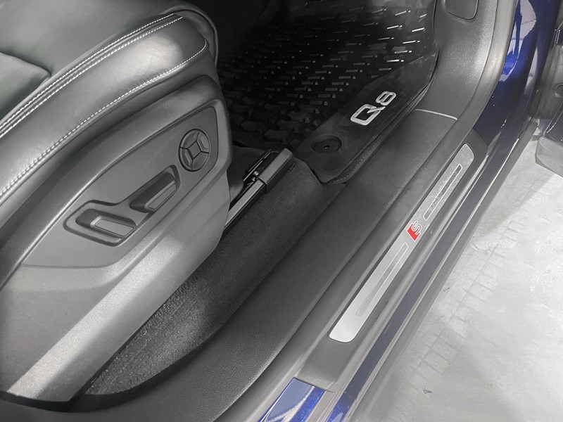 2020 (70) AUDI Q8 50 TDI Quattro S Line 5dr Tiptronic [Leather] 4763464