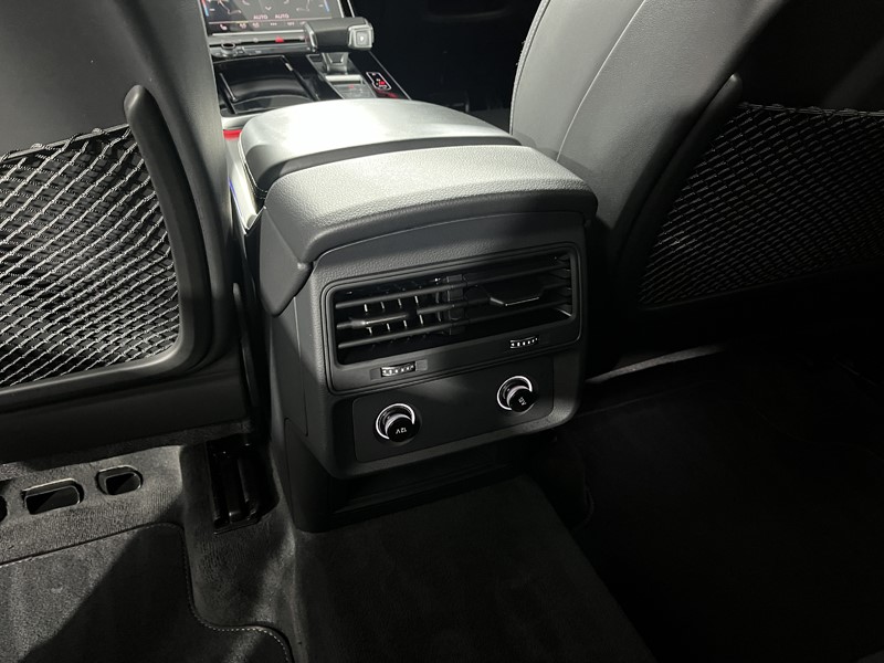 2020 (70) AUDI Q8 50 TDI Quattro S Line 5dr Tiptronic [Leather] 4763478