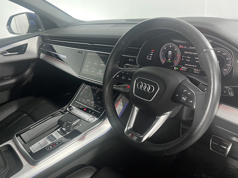 2020 (70) AUDI Q8 50 TDI Quattro S Line 5dr Tiptronic [Leather] 4763443