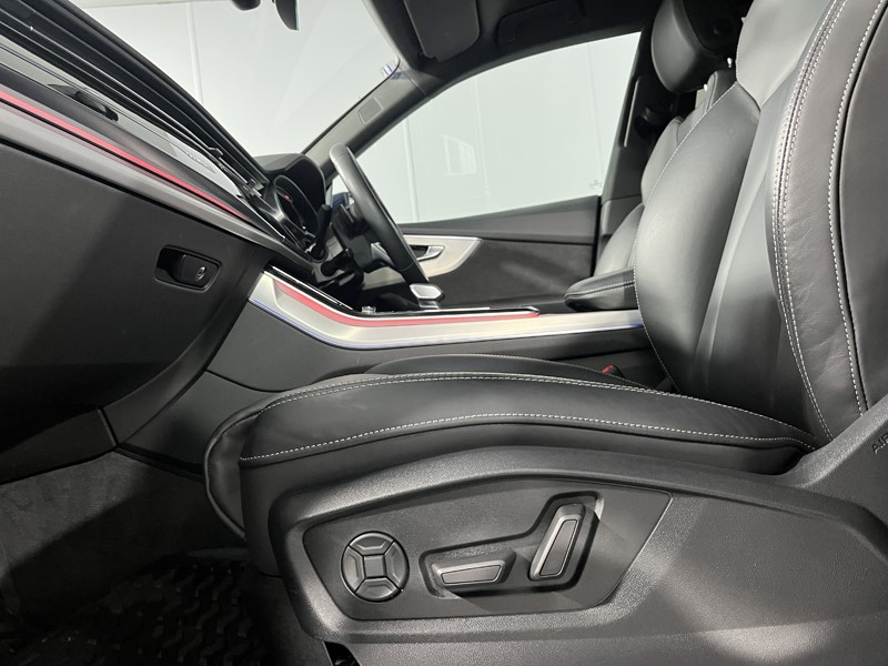 2020 (70) AUDI Q8 50 TDI Quattro S Line 5dr Tiptronic [Leather] 4763475