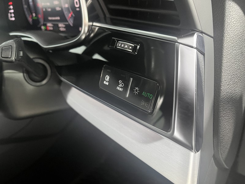 2020 (70) AUDI Q8 50 TDI Quattro S Line 5dr Tiptronic [Leather] 4763453