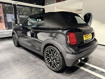 2025 (25) MINI COOPER 2.0 S Exclusive 2dr Auto