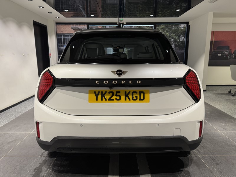 2025 (25) MINI COOPER 1.5 C Classic 5dr Auto 5042350