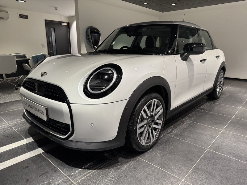 2025 (25) MINI COOPER 1.5 C Classic 5dr Auto 5042379