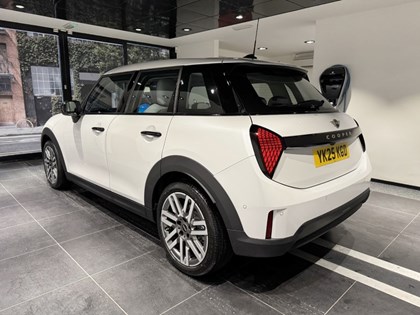 2025 (25) MINI COOPER 1.5 C Classic 5dr Auto