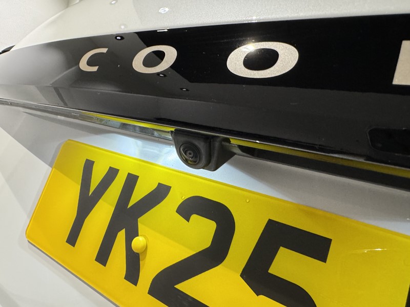 2025 (25) MINI COOPER 1.5 C Classic 5dr Auto 5042376