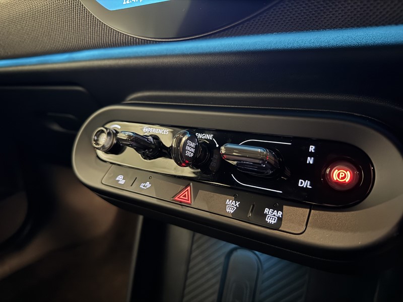 2025 (25) MINI COOPER 1.5 C Exclusive 3dr Auto 5042482