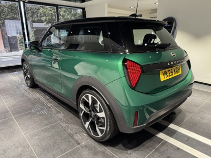 2025 (25) MINI COOPER 1.5 C Exclusive 3dr Auto