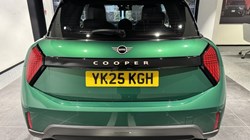2025 (25) MINI COOPER 1.5 C Exclusive 3dr Auto 5042487