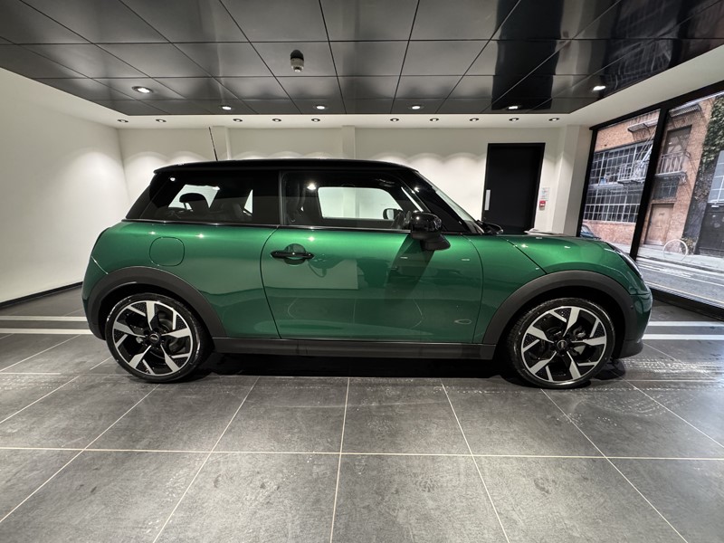 2025 (25) MINI COOPER 1.5 C Exclusive 3dr Auto 5042476