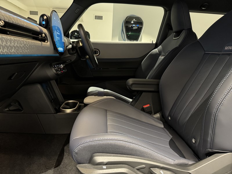 2025 (25) MINI COOPER 1.5 C Exclusive 3dr Auto 5042507