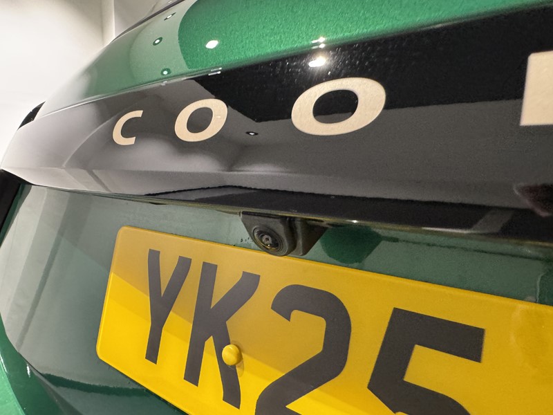 2025 (25) MINI COOPER 1.5 C Exclusive 3dr Auto 5042515