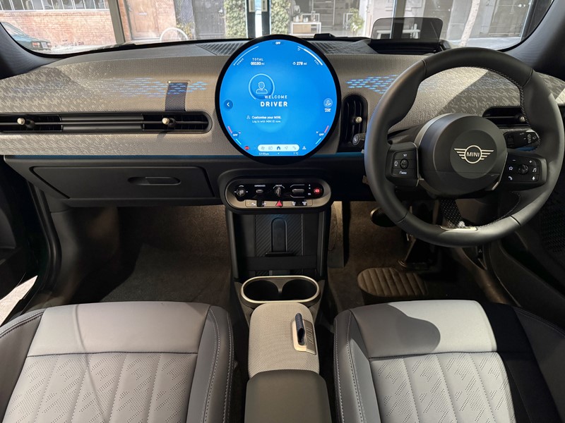 2025 (25) MINI COOPER 1.5 C Exclusive 3dr Auto 5042477