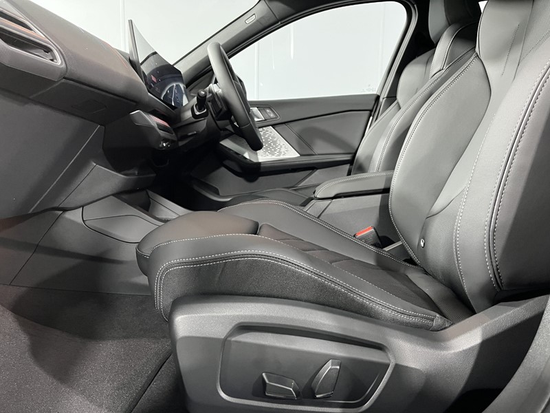 2025 (25) BMW 1 SERIES 120 M Sport 5dr Step Auto 4504613