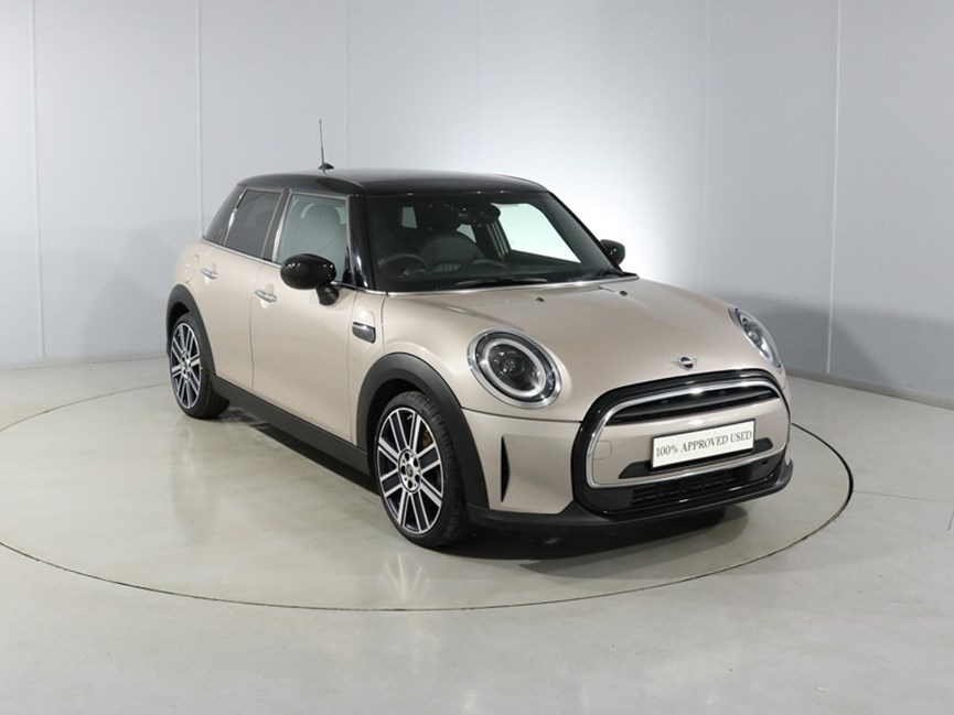 2022 (72) MINI HATCHBACK 1.5 Cooper Exclusive 5dr Auto