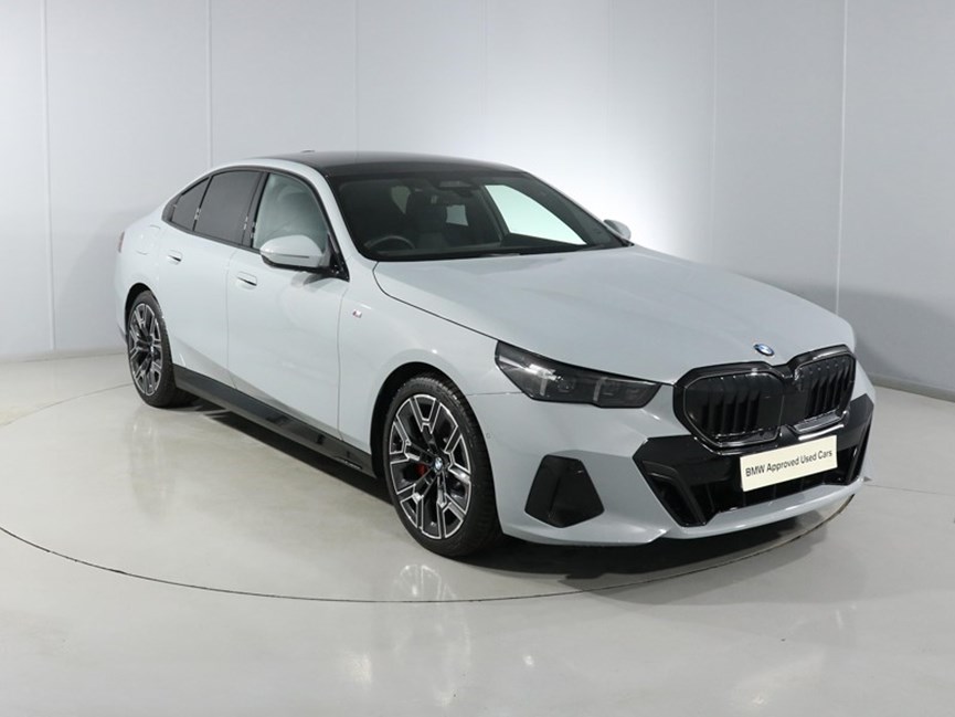 2025 (74) BMW 5 SERIES 520i M Sport Pro 4dr Auto