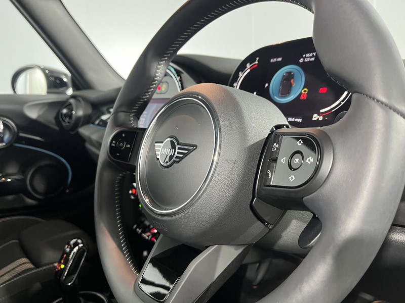 2024 (24) MINI CONVERTIBLE 2.0 Cooper S Classic Premium 2dr Auto 4492463