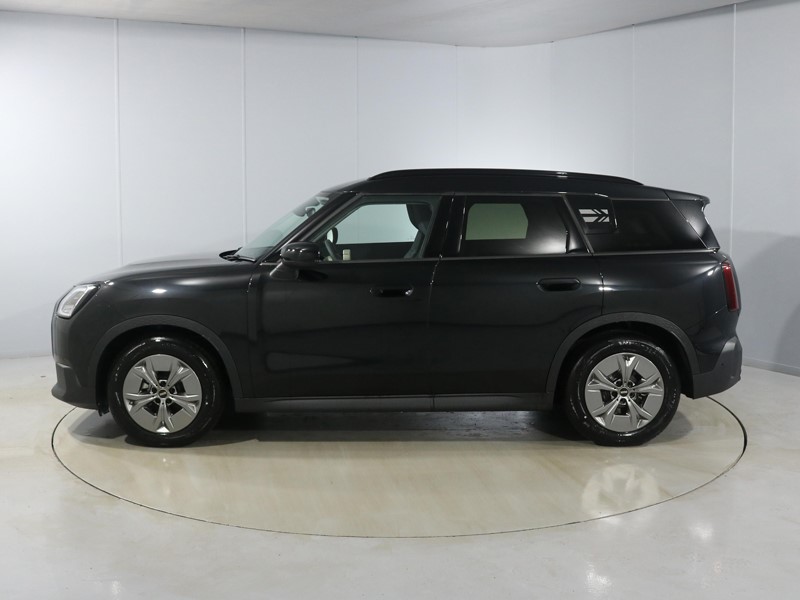 2024 (74) MINI COUNTRYMAN 150kW E Classic [Level 2] 66kWh 5dr Auto 4537739