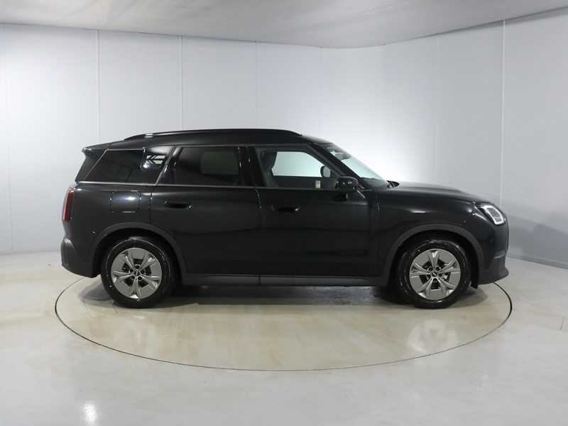 2024 (74) MINI COUNTRYMAN 150kW E Classic [Level 2] 66kWh 5dr Auto 4537699