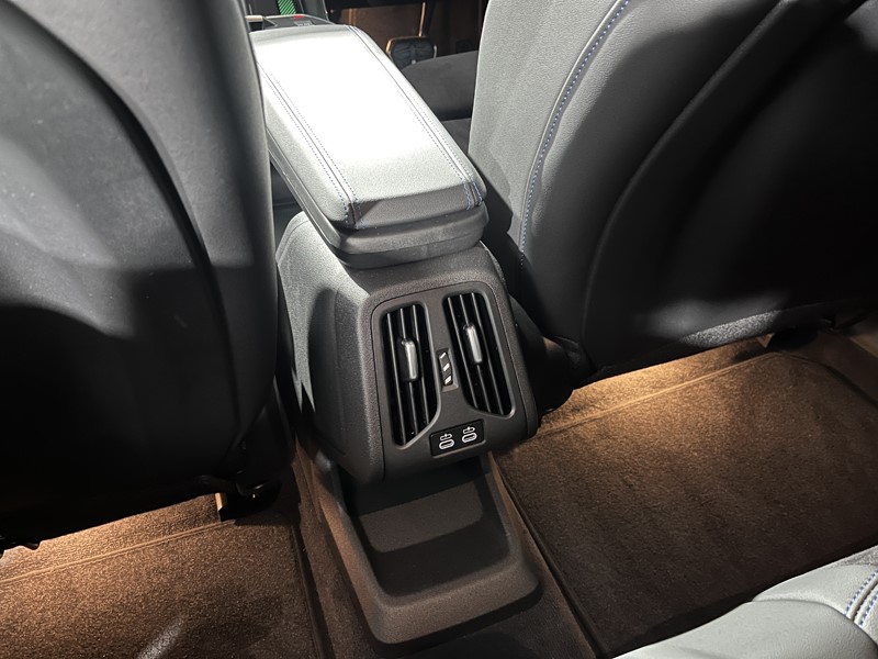 2025 (75) BMW iX2 150kW eDrive20 M Sport 65kWh 5dr Auto 4894328