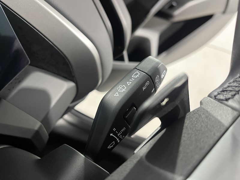 2025 (75) BMW iX2 150kW eDrive20 M Sport 65kWh 5dr Auto 4893726