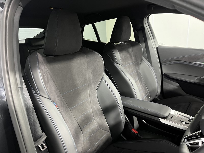 2025 (75) BMW iX2 150kW eDrive20 M Sport 65kWh 5dr Auto 4894302