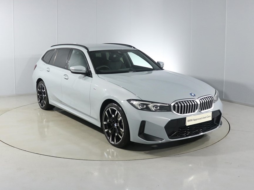2025 (25) BMW 3 SERIES 330e 22.3 kWh M Sport 5dr Step Auto