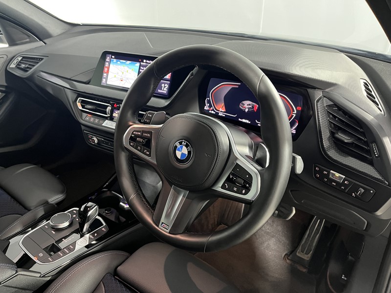 2022 (22) BMW 1 SERIES 120d xDrive M Sport 5dr Step Auto [LCP] 4554829