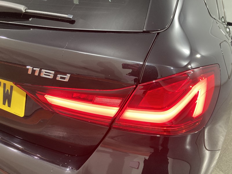 2021 (21) BMW 1 SERIES 116d M Sport 5dr Step Auto 4600975