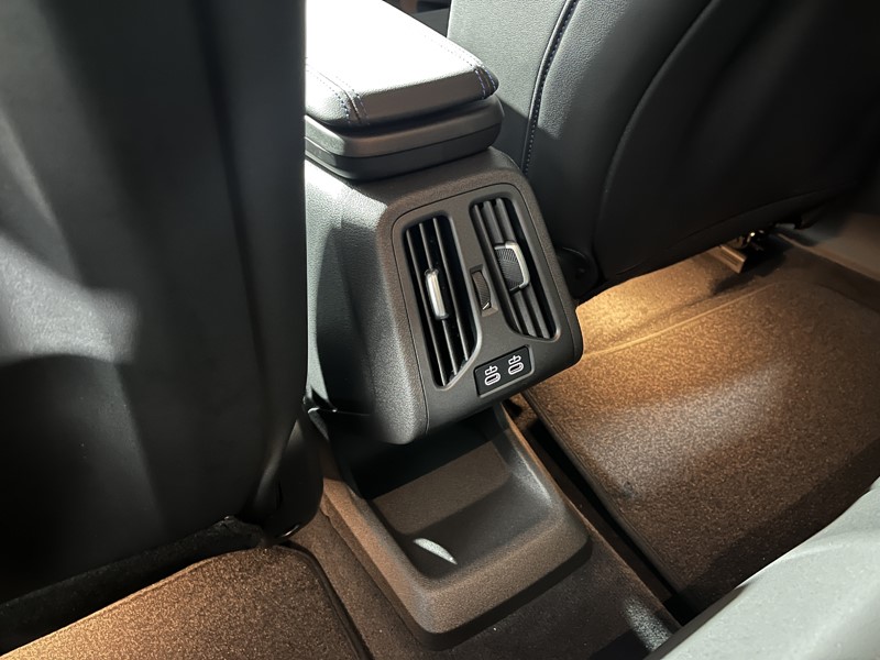 2025 (75) BMW iX2 150kW eDrive20 Shadow Edition 65kWh 5dr Auto 4923247