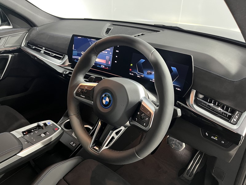 2025 (75) BMW iX2 150kW eDrive20 Shadow Edition 65kWh 5dr Auto 4923217