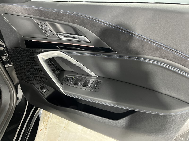 2025 (75) BMW iX2 150kW eDrive20 Shadow Edition 65kWh 5dr Auto 4923230