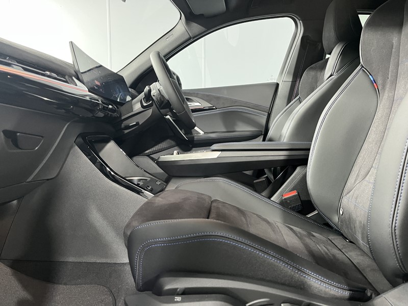 2025 (75) BMW iX2 150kW eDrive20 Shadow Edition 65kWh 5dr Auto 4923244