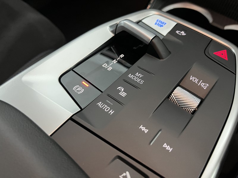 2025 (75) BMW iX2 150kW eDrive20 Shadow Edition 65kWh 5dr Auto 4923242