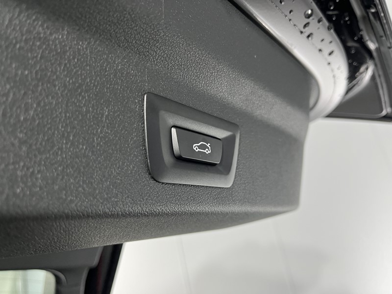 2025 (75) BMW iX2 150kW eDrive20 Shadow Edition 65kWh 5dr Auto 4923254