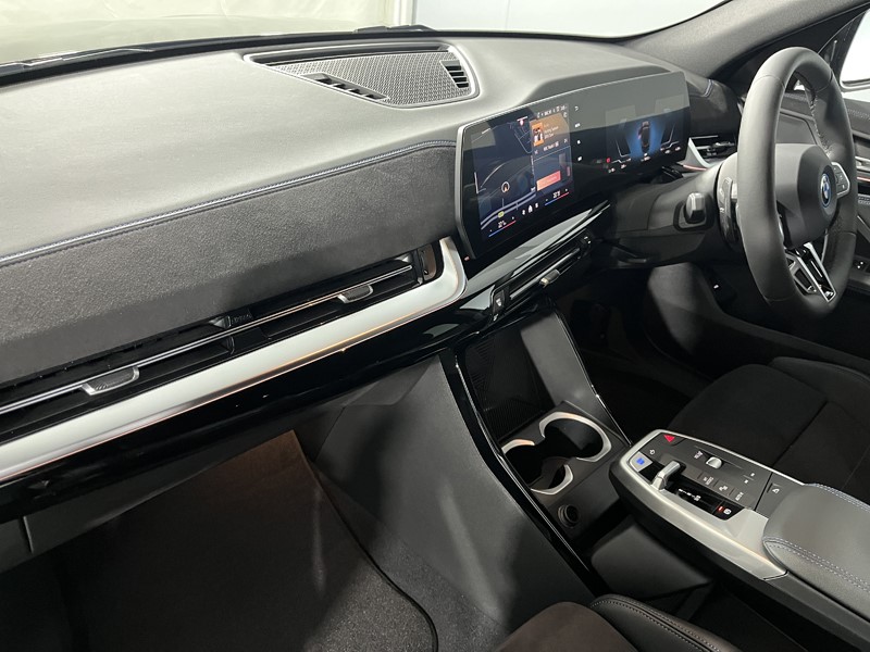 2025 (75) BMW iX2 150kW eDrive20 Shadow Edition 65kWh 5dr Auto 4923218