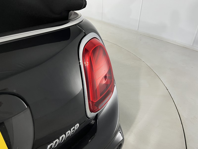 2020 (70) MINI CONVERTIBLE 1.5 Cooper Sport II 2dr 4604811