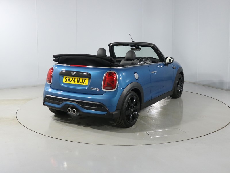 2024 (24) MINI CONVERTIBLE 2.0 Cooper S Classic Premium 2dr Auto 4622171