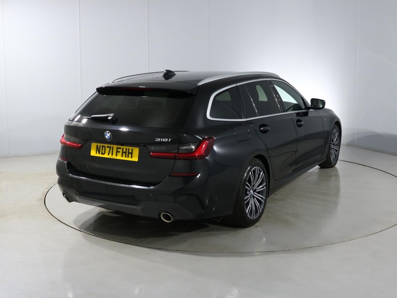 2021 (71) BMW 3 SERIES 318i M Sport 5dr Step Auto 4604360