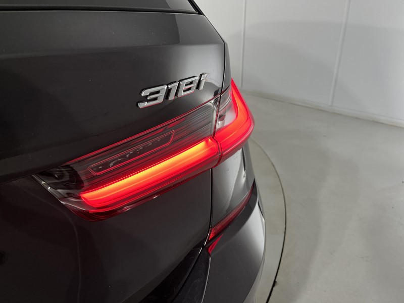 2021 (71) BMW 3 SERIES 318i M Sport 5dr Step Auto 4604356