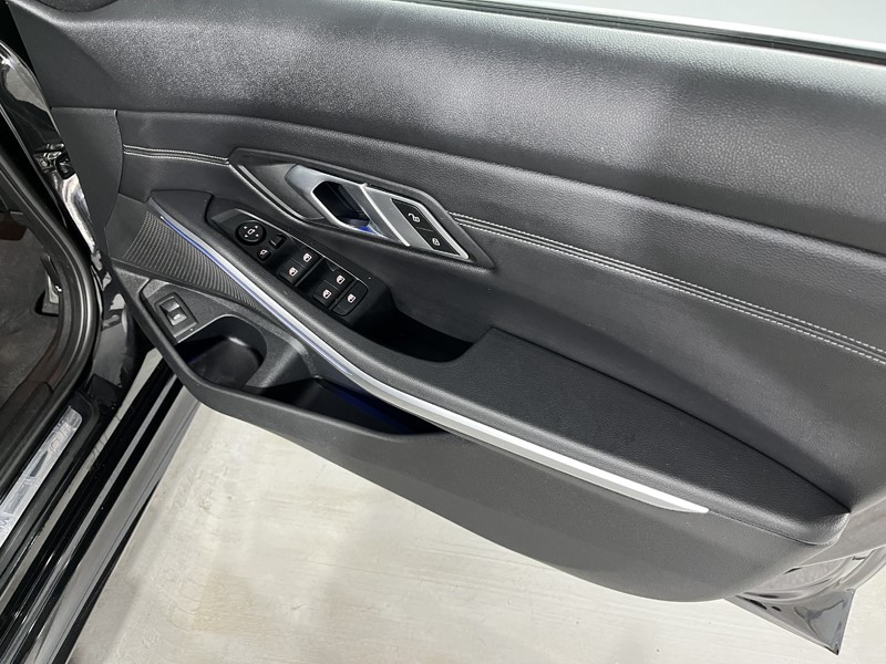 2021 (71) BMW 3 SERIES 318i M Sport 5dr Step Auto 4604330