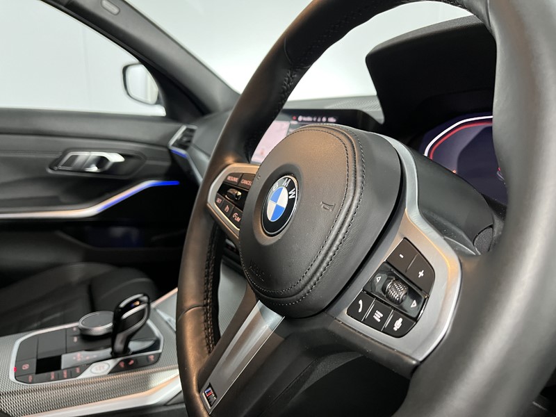 2021 (71) BMW 3 SERIES 318i M Sport 5dr Step Auto 4604332