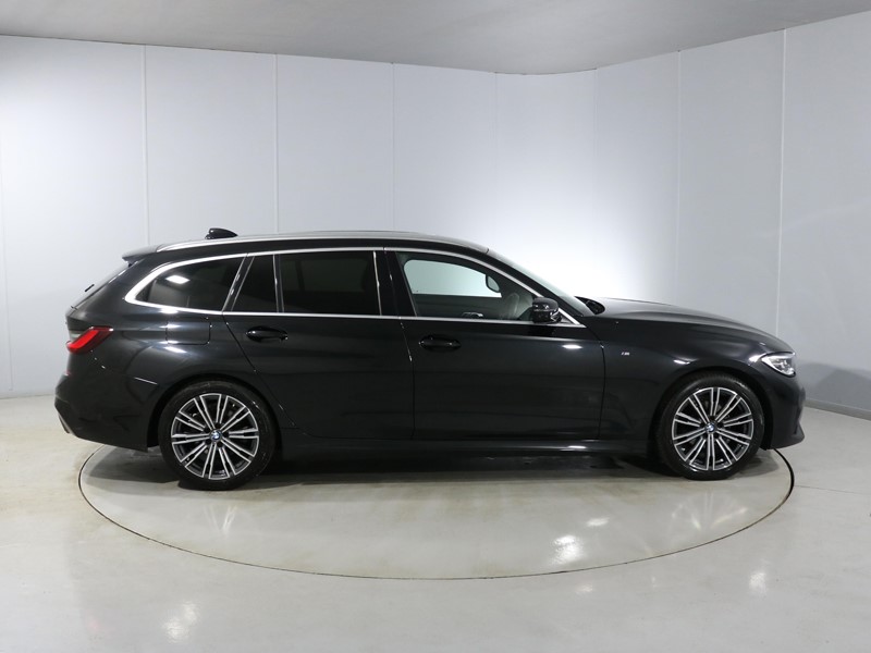 2021 (71) BMW 3 SERIES 318i M Sport 5dr Step Auto 4604314