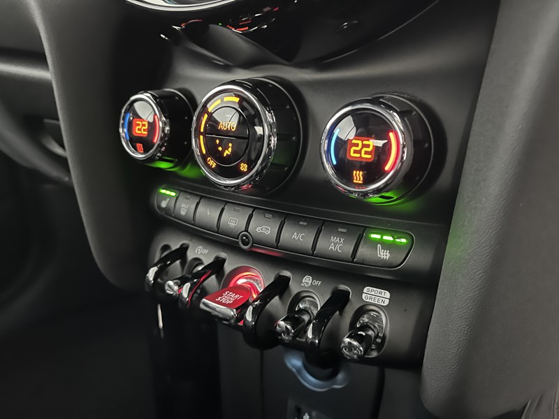 2023 (23) MINI CONVERTIBLE 1.5 Cooper Exclusive Premium 2dr Auto 4614907