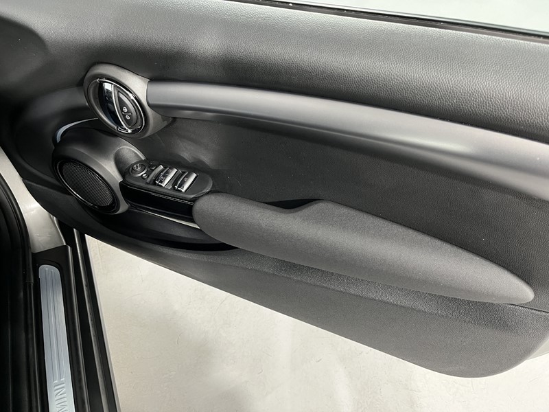 2023 (23) MINI CONVERTIBLE 1.5 Cooper Exclusive Premium 2dr Auto 4614896