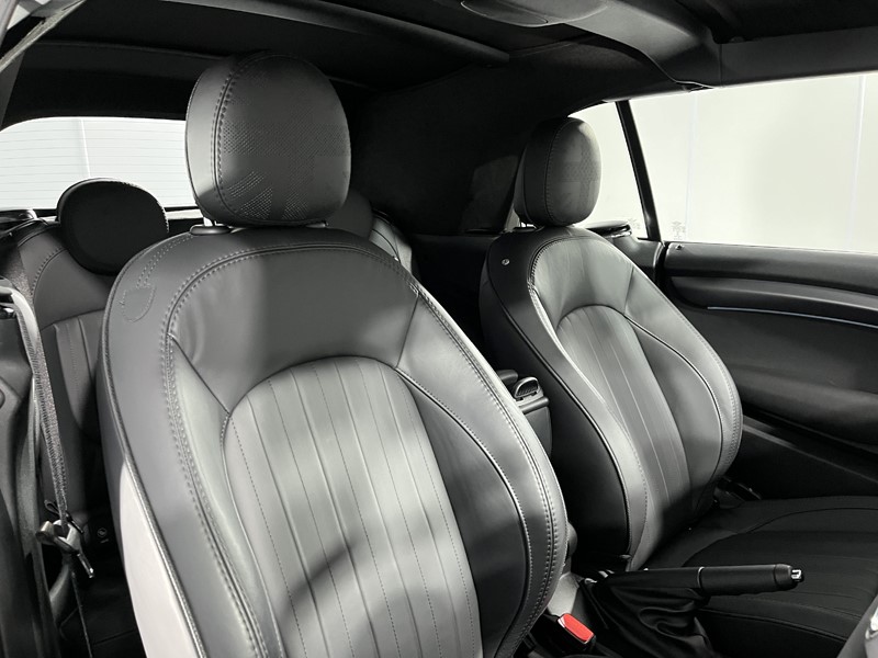 2023 (23) MINI CONVERTIBLE 1.5 Cooper Exclusive Premium 2dr Auto 4614888